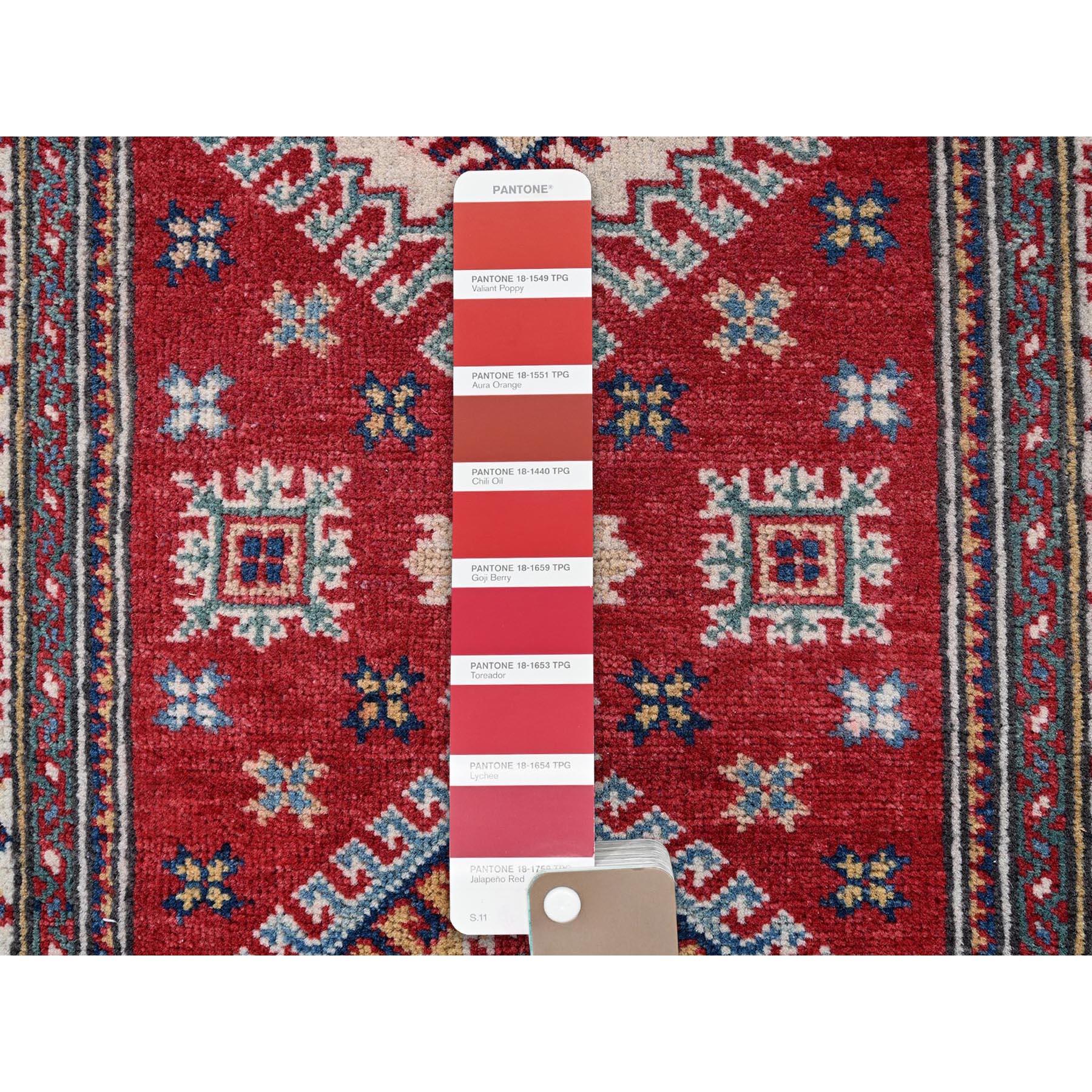 Afghano Tappeto Runner in lana annodato a mano con disegno geometrico Kazak rosso x7'9