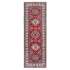 Tappeto Runner in lana annodato a mano con disegno geometrico Kazak rosso x7'9"