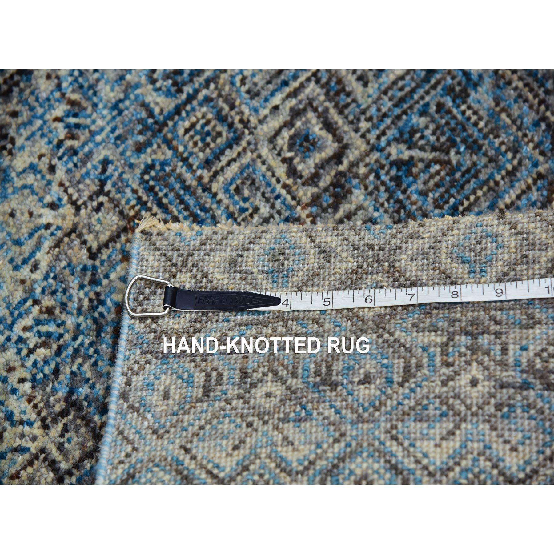 XXI secolo e contemporaneo Tappeto Runner in Lana Herrita con forma di diamante blu annodato a mano 2'6 