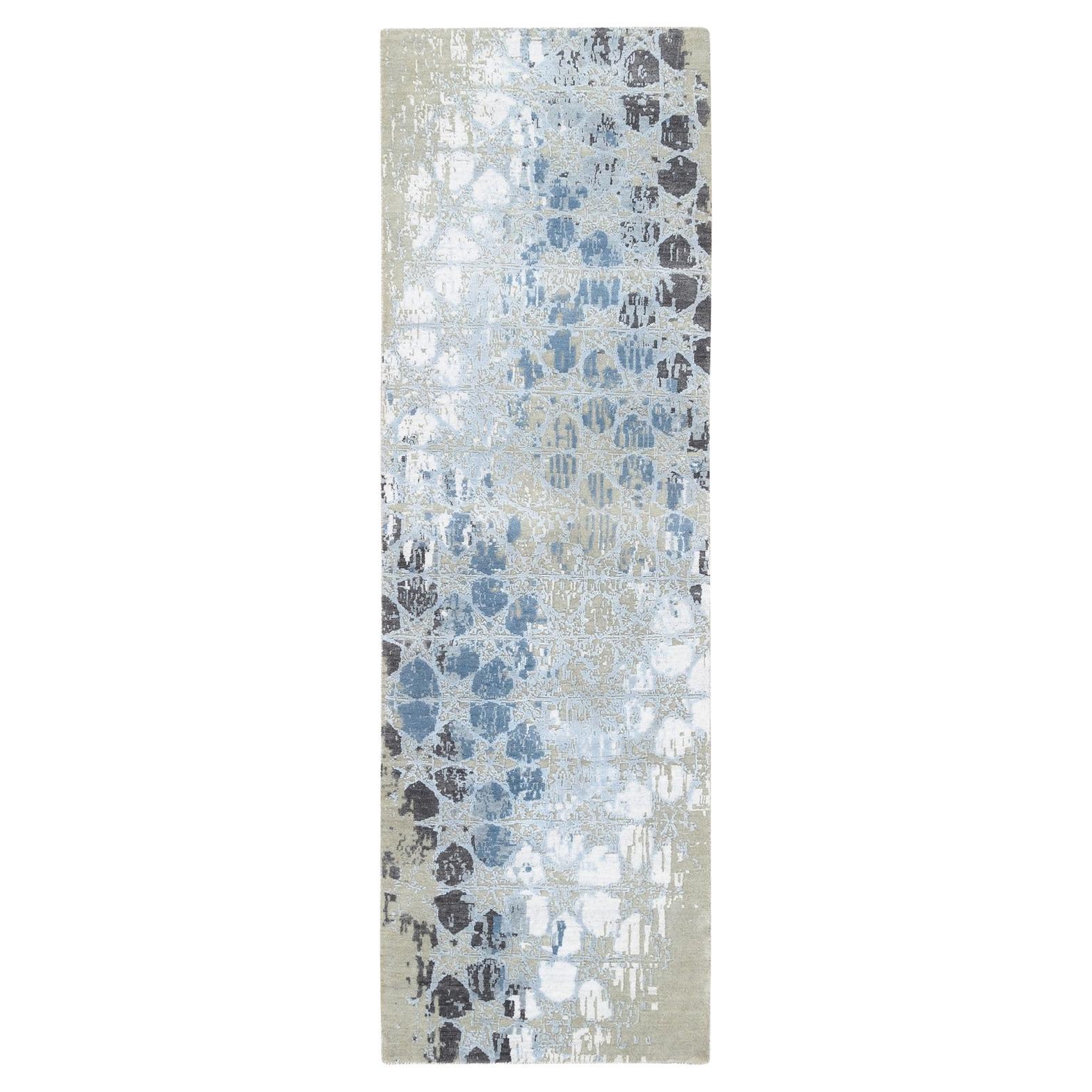 2'6 "x8' grigio e blu, THE HONEYCOMB, Tappeto Runner in lana e seta annodato a mano in vendita