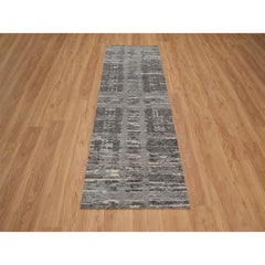 2'6"x8' Gray Modern Criss Cross Erased Design Hand Knotted All Wool Runner Rug