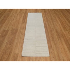 2'6"x8' Ivory Natural Wool Modern Piled Flat Weave Hand Knotted Runner Rug