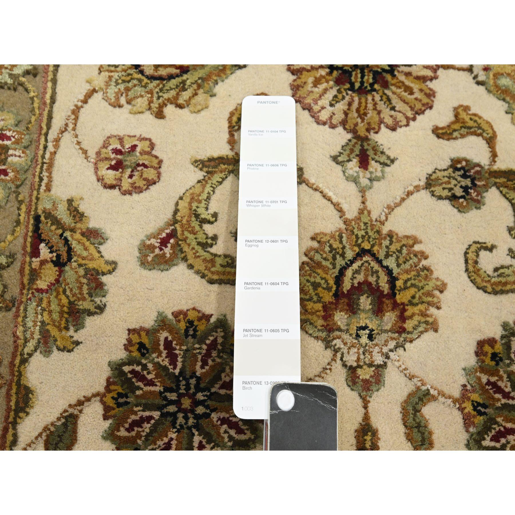 Indiano Tappeto Runner in lana e seta annodato a mano con design a foglie del Rajasthan bianco 2'6 