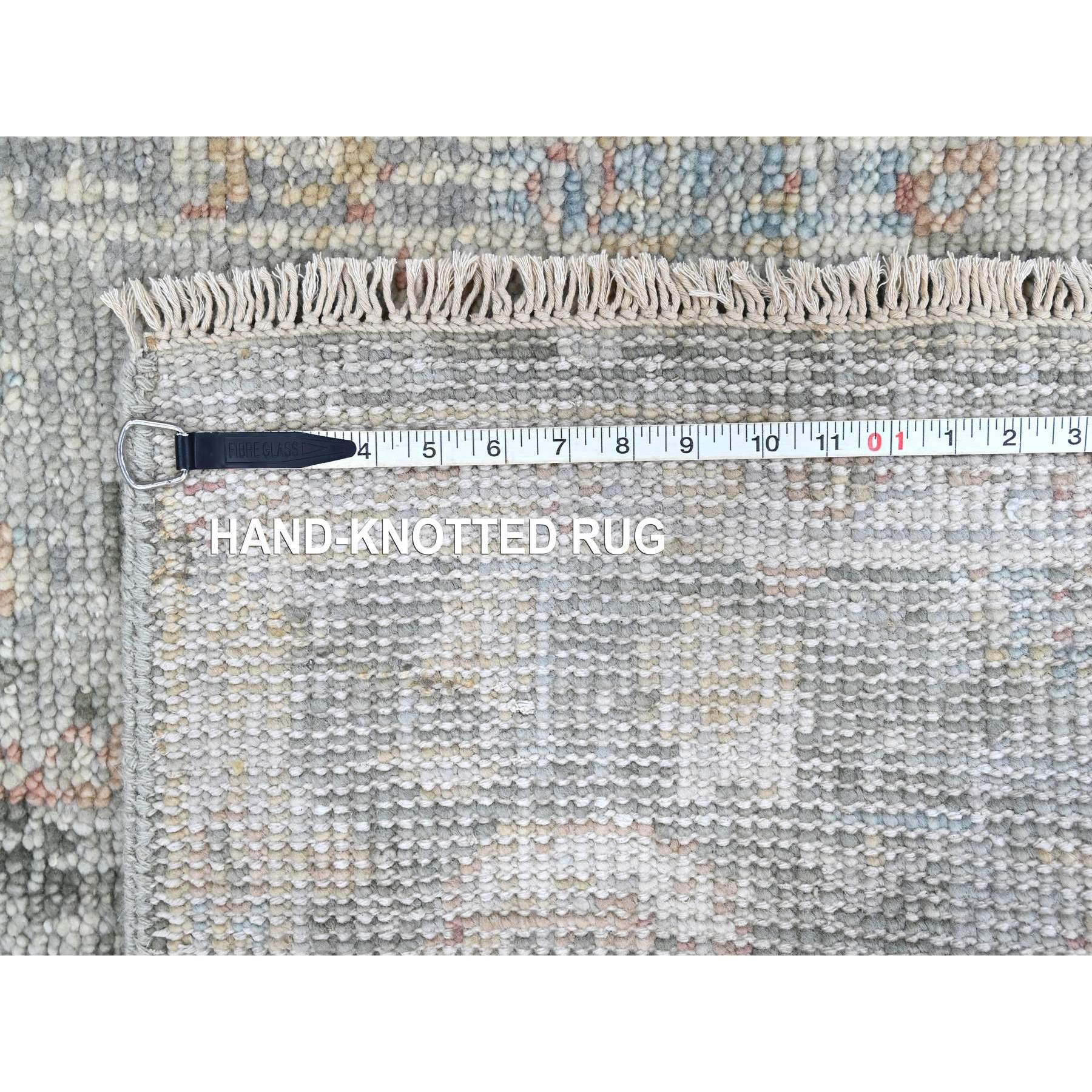 Tappeto Runner in lana annodata a mano Oushak Design/One grigio 2'6 