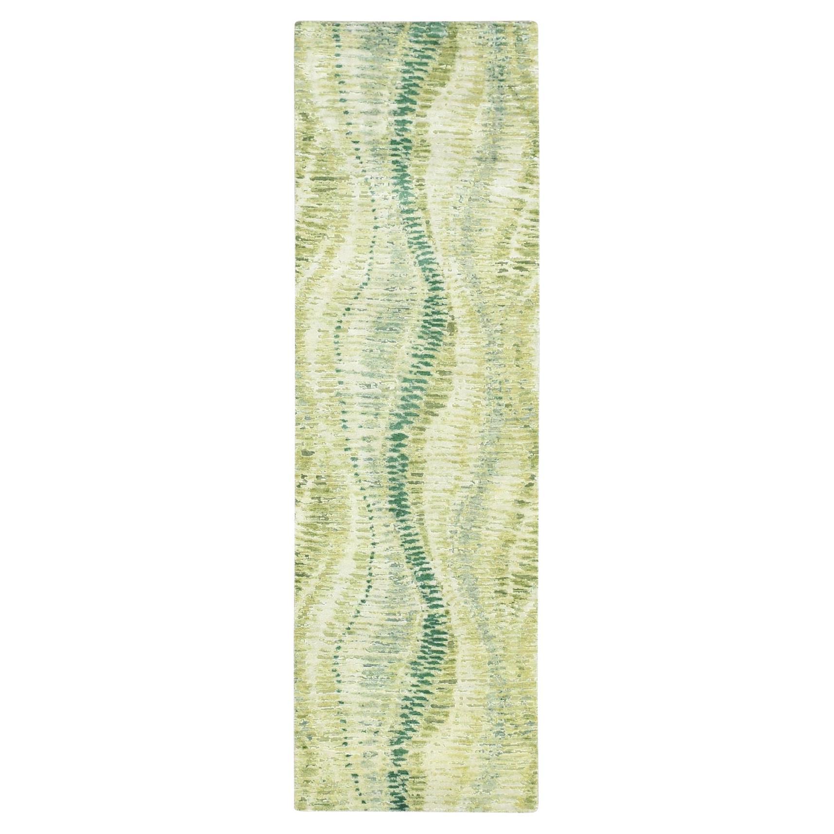 2
6"x8
2" Amazon Green Crocodile Safari Design 100% Silk Hand Knotted Runner Rug