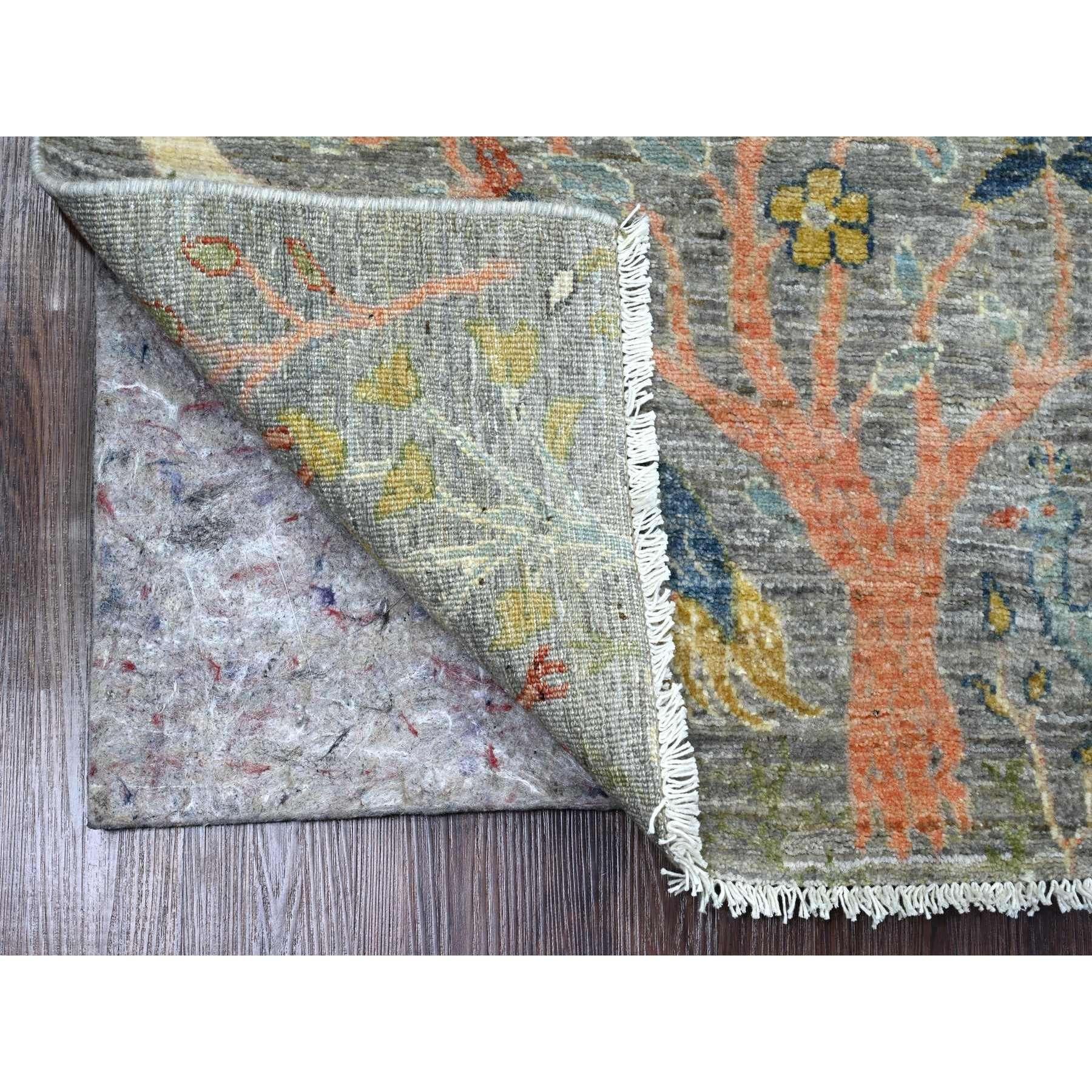 Tappeto orientale Moonstruck Gray, Peshawar afgano con disegni di uccelli del paradiso, annodato a mano, lana morbida, tinture vegetali, runner
Materiali primari: Lana
Lattice: No Pile 
altezza: 0,25 pollici
Stile: Di transizione
Colore primario: