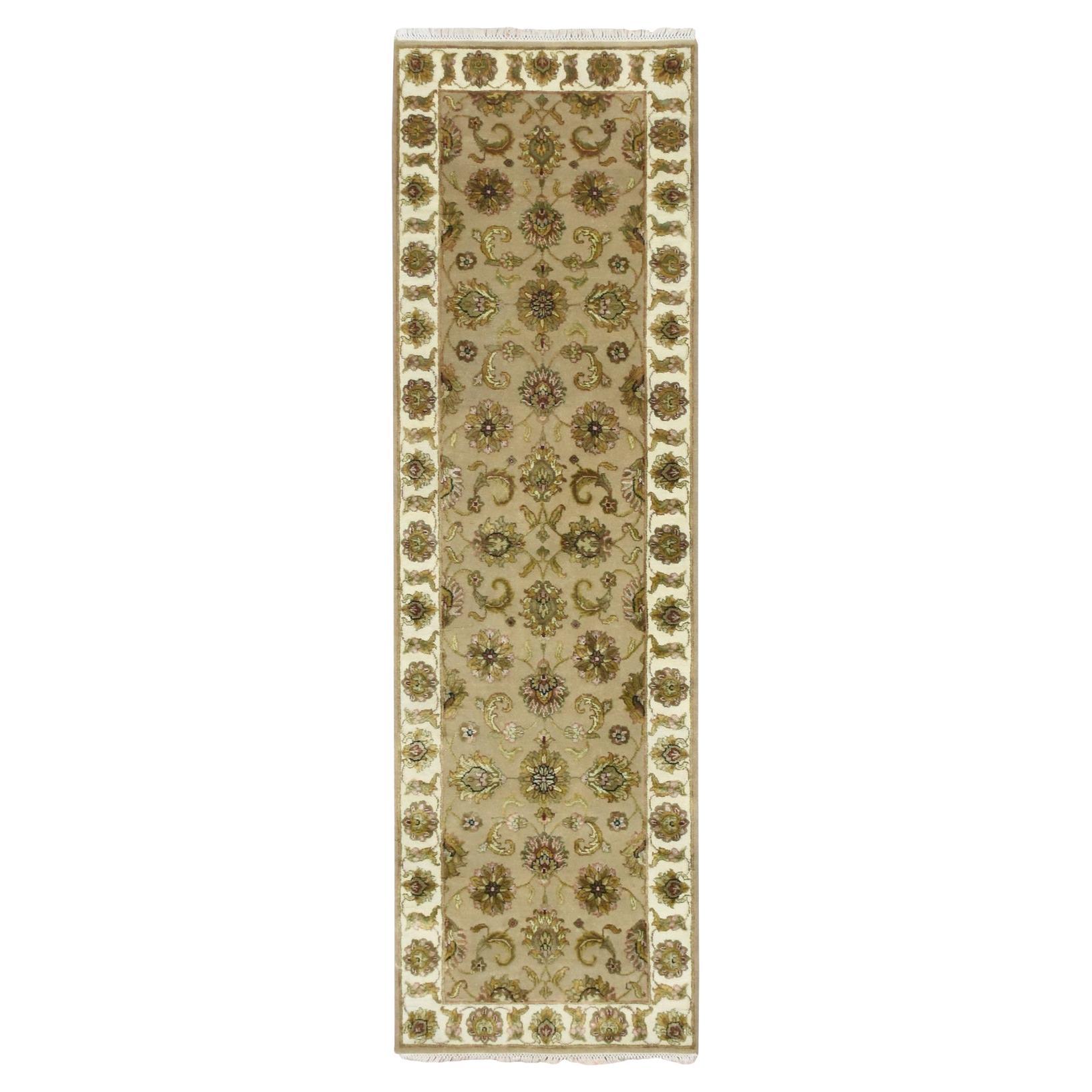 2'6 "x8'3" Ecru Brown Rajasthan Leaf Design Tapis de course en laine et soie noué à la main