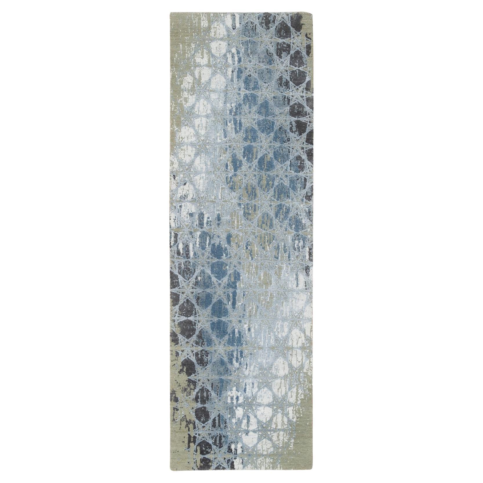 2'6"x8'3" Gray Hand Knotted Wool and Silk THE HONEYCOMB Design Runner Rug