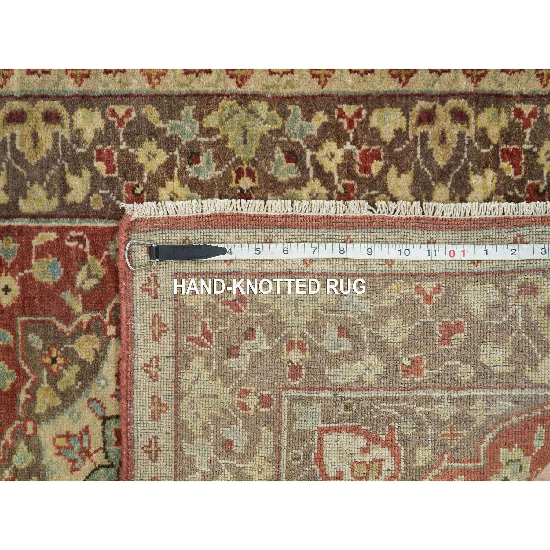 Lana Tappeto Runner Haji Jalili Design Antico Rosso Ruggine annodato a mano interamente in lana in vendita