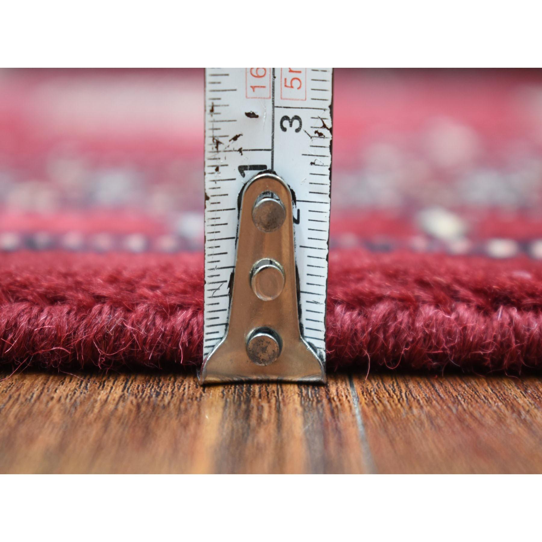 Hand-Knotted 2'6