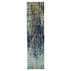 Tapis de couloir oriental en laine et soie bleu mosaïque noué à la main 2'6"x9'10"