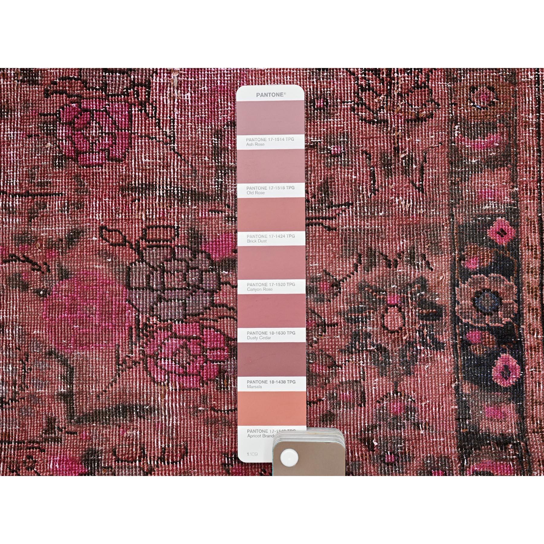 Hand-Knotted 2'6