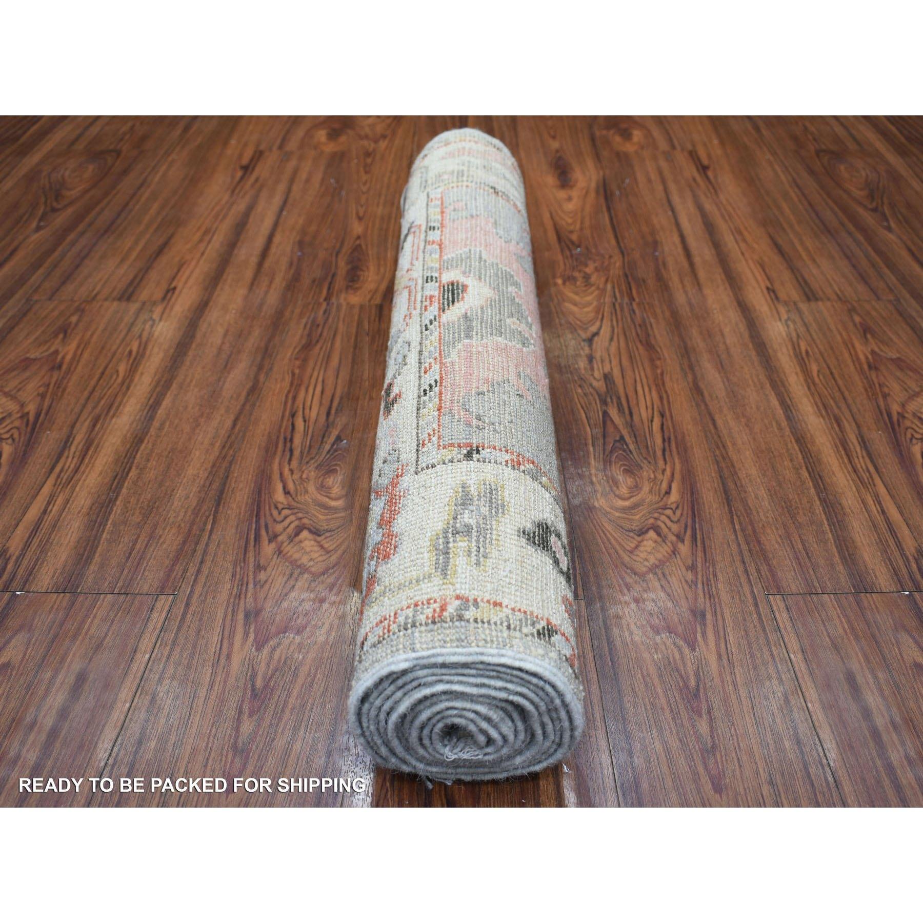 Hand-Knotted 2'6