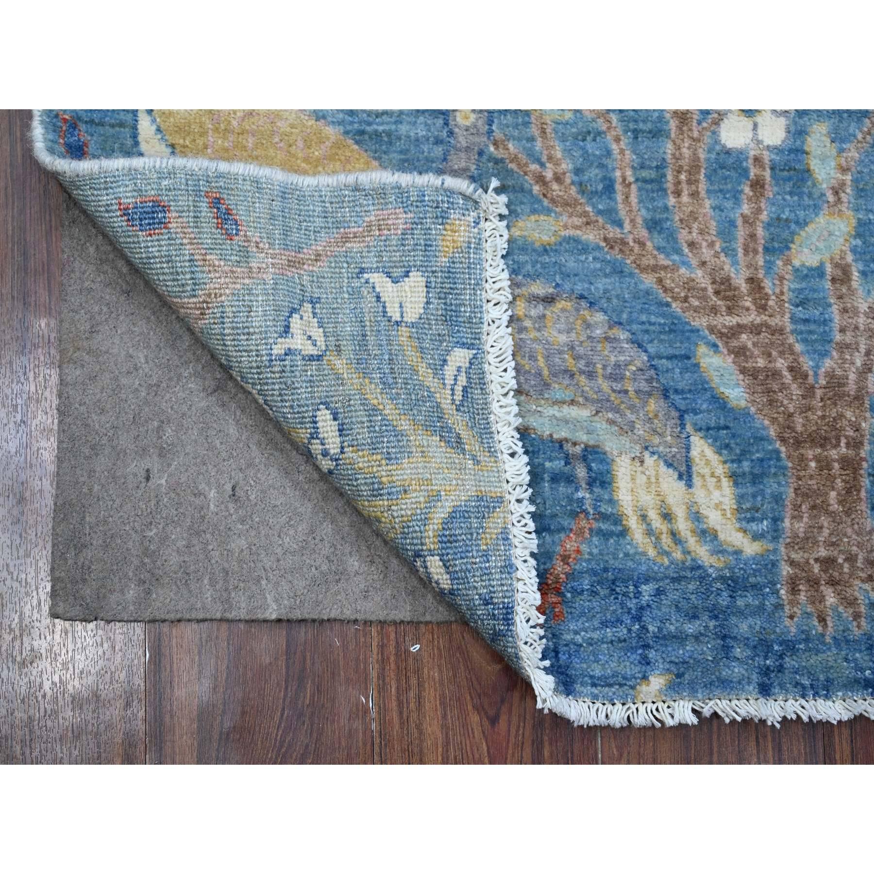 Dies ist eine wirklich echte one-of-a-kind afghanischen Peshawar mit Birds of Paradise Design, handgeknüpft, reine Wolle, Orientteppich. Es wurde monatelang von erfahrenen Kunsthandwerkern in jahrhundertealten Webtechniken geknüpft.
Primäre