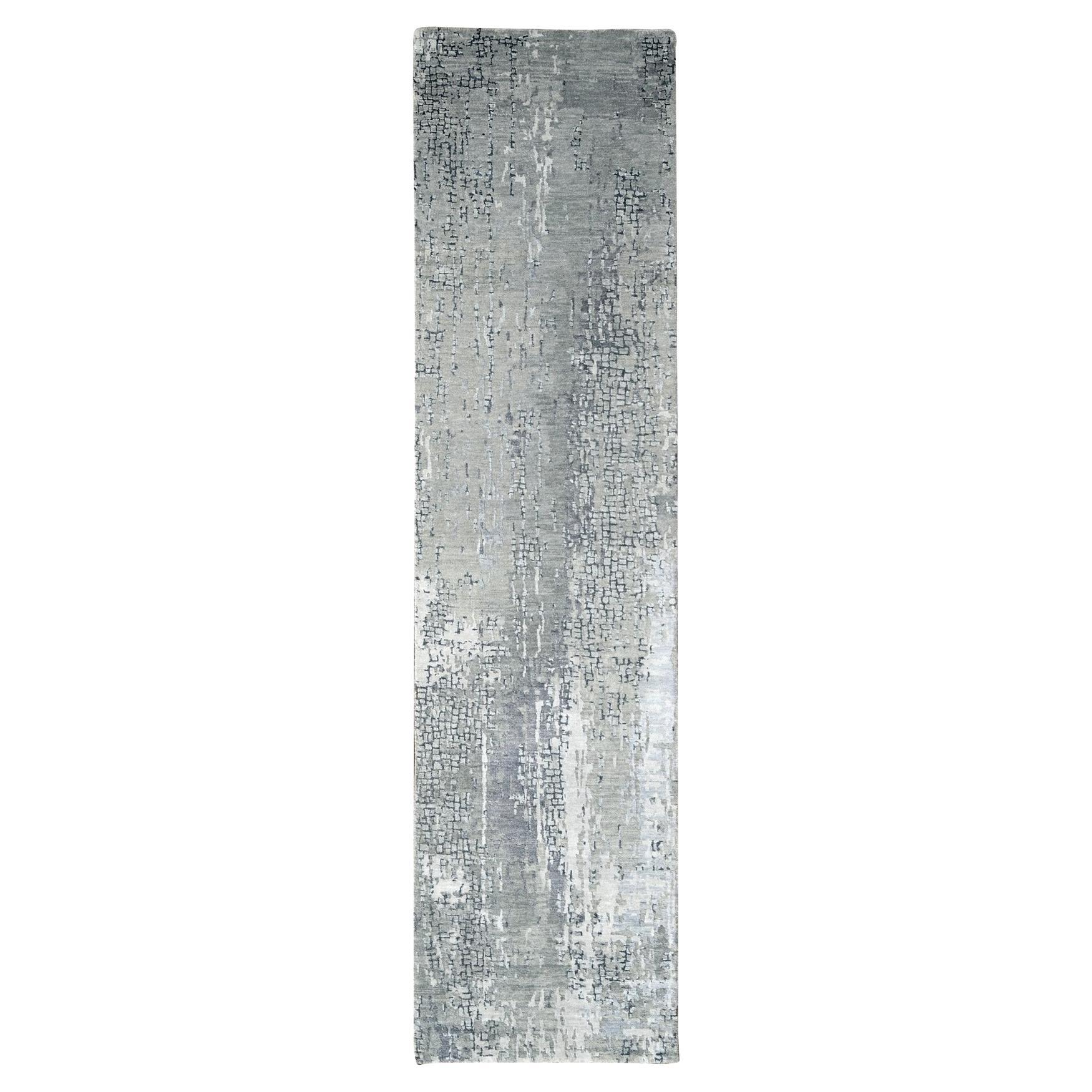 2
6"x9
9" Lava Gray Wool and Silk Hand Knotted Abstract Design Runner Rug For Sale