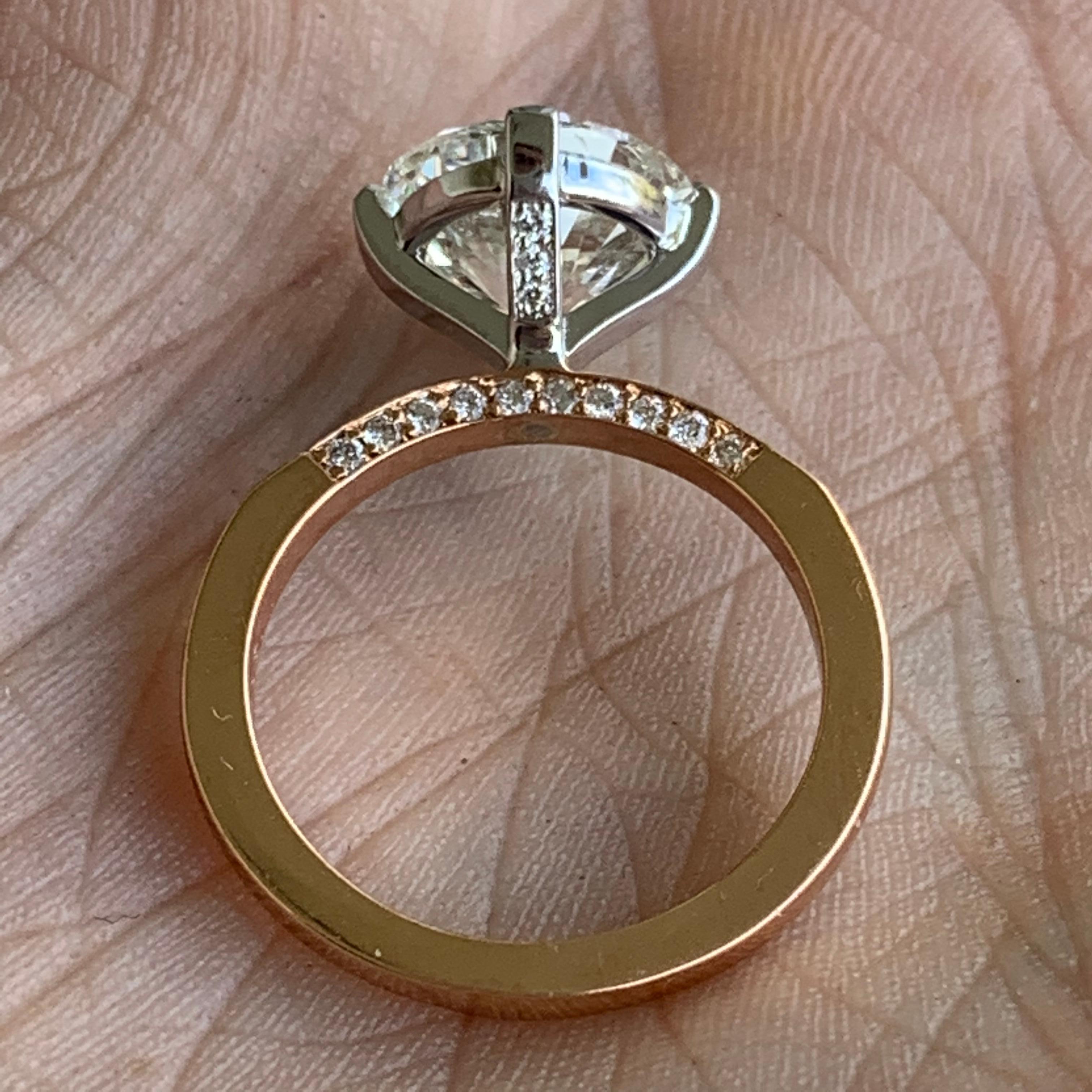 Ungefähr 2,7 Karat runder Diamantring 14 Karat Rose Gold, Ben Rose (Rundschliff) im Angebot