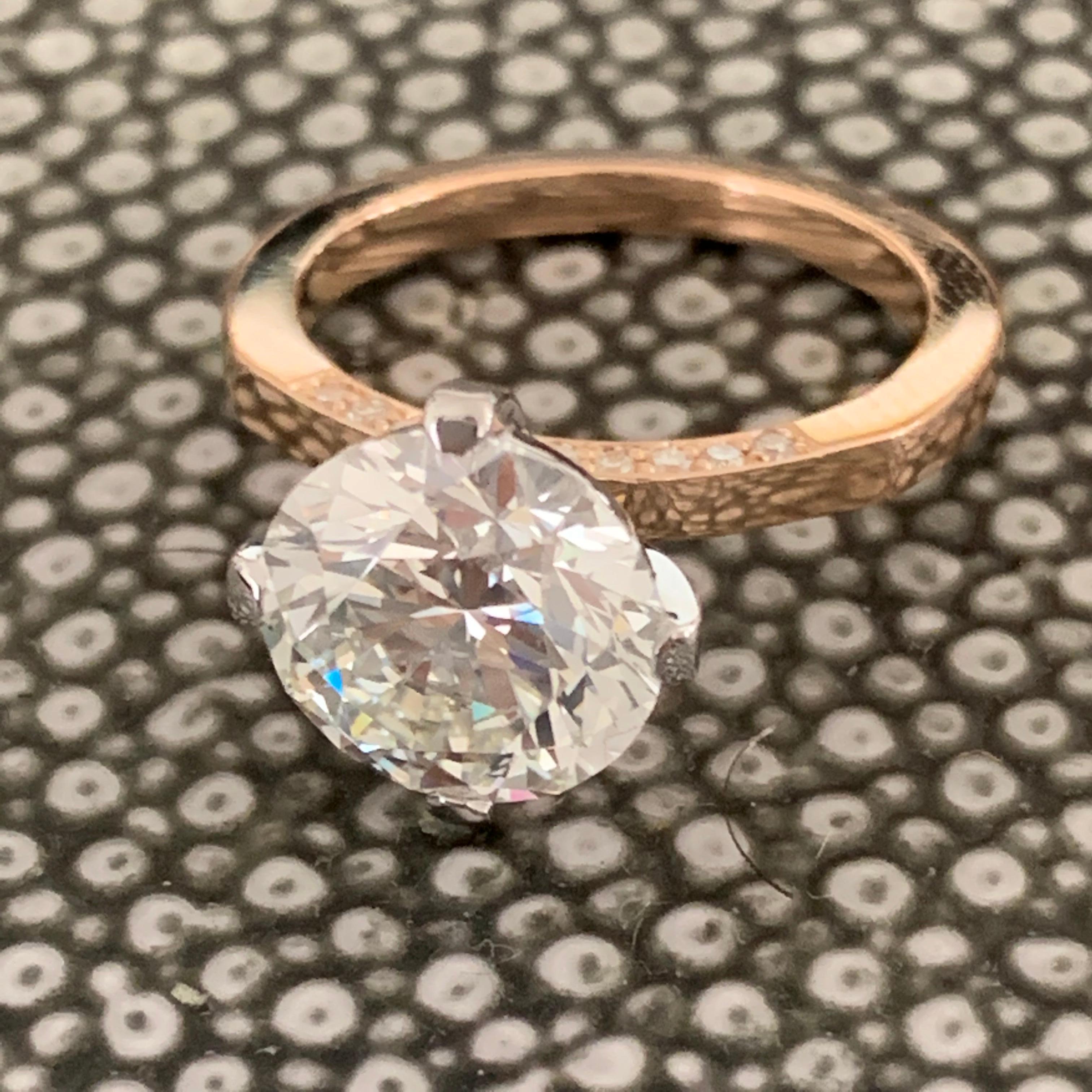 Ungefähr 2,7 Karat runder Diamantring 14 Karat Rose Gold, Ben Rose im Zustand „Neu“ im Angebot in West Hollywood, CA
