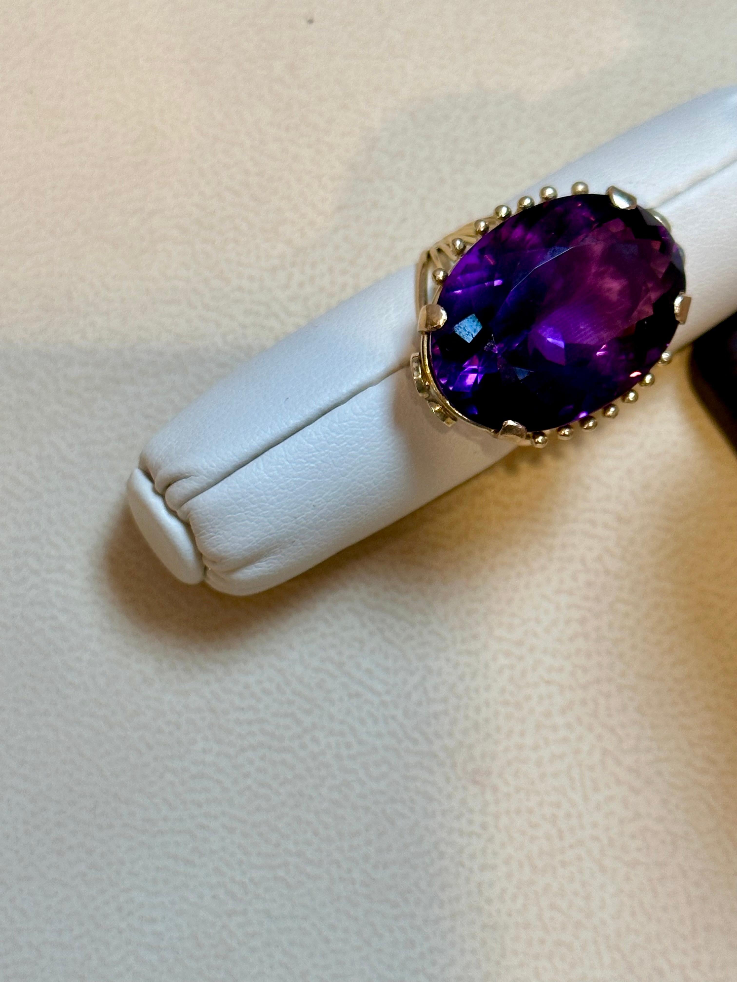 27 Carat Amethyst Cocktail Ring in 14 Karat Yellow Gold For Sale 1