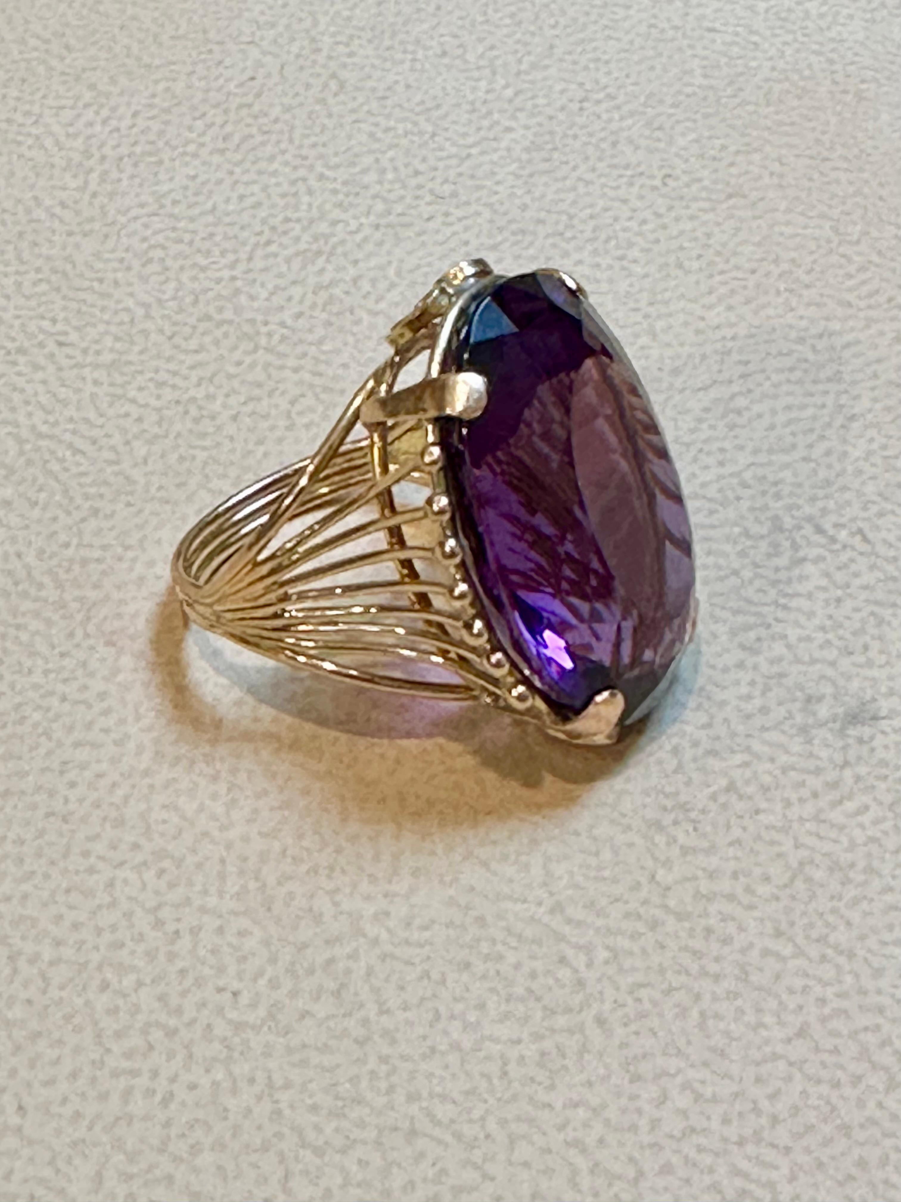 27 Carat Amethyst Cocktail Ring in 14 Karat Yellow Gold For Sale 2