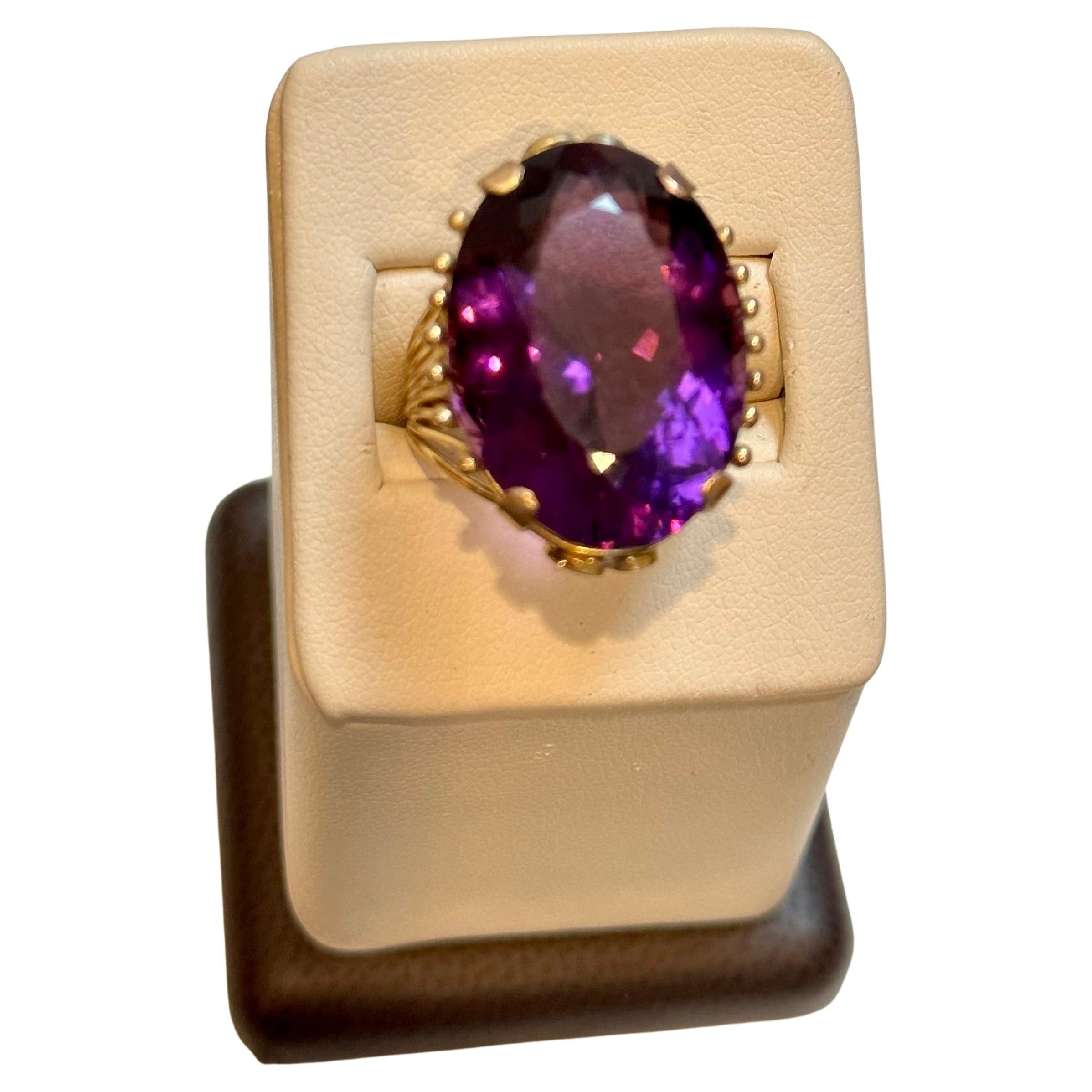27 Carat Amethyst Cocktail Ring in 14 Karat Yellow Gold For Sale