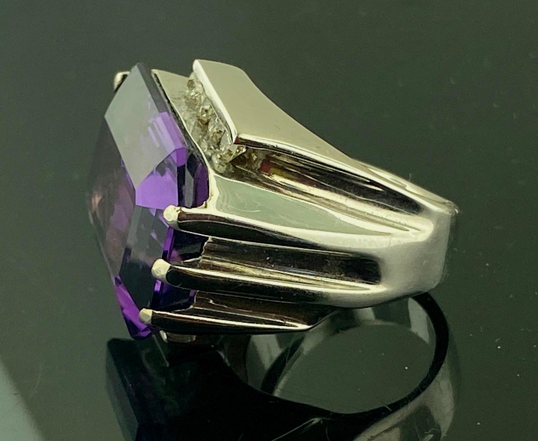 27 carat Amethyst & Diamond ring in 18 KT white gold In Excellent Condition In Palm Desert, CA