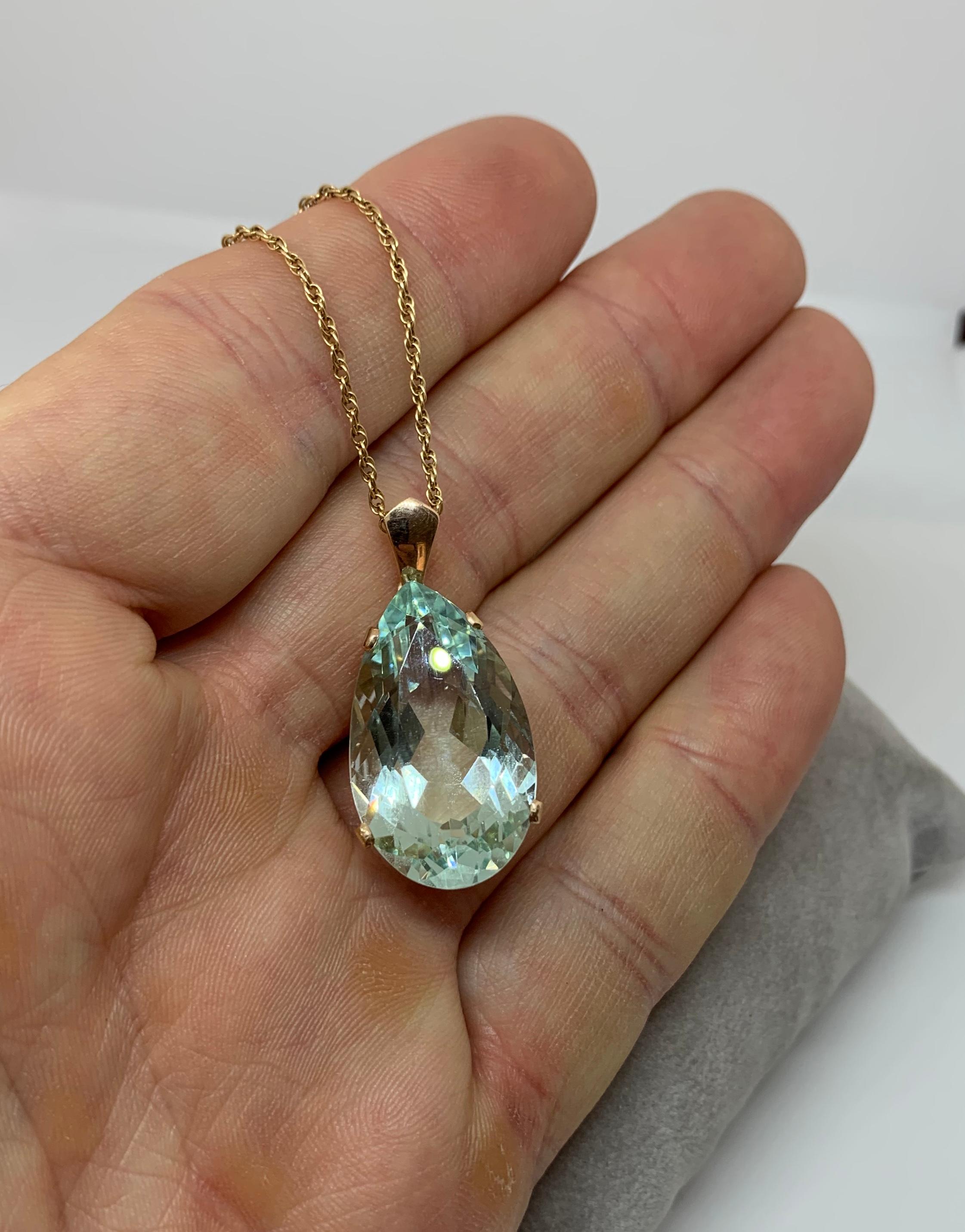 27 Karat Aquamarin-Anhänger Birnenförmige Halskette 14 Karat Gold Antik (Zeitgenössisch)