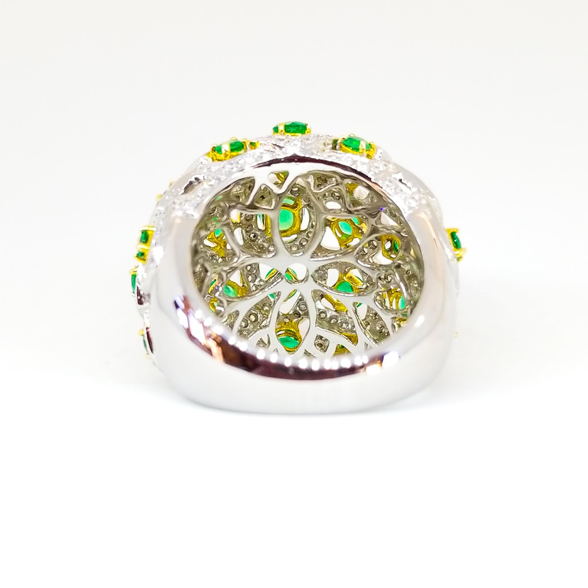 2.7 Carat Emerald and 1.8 Carat White Diamond Lotus Flower Bombe Ring 18 Karat For Sale 4