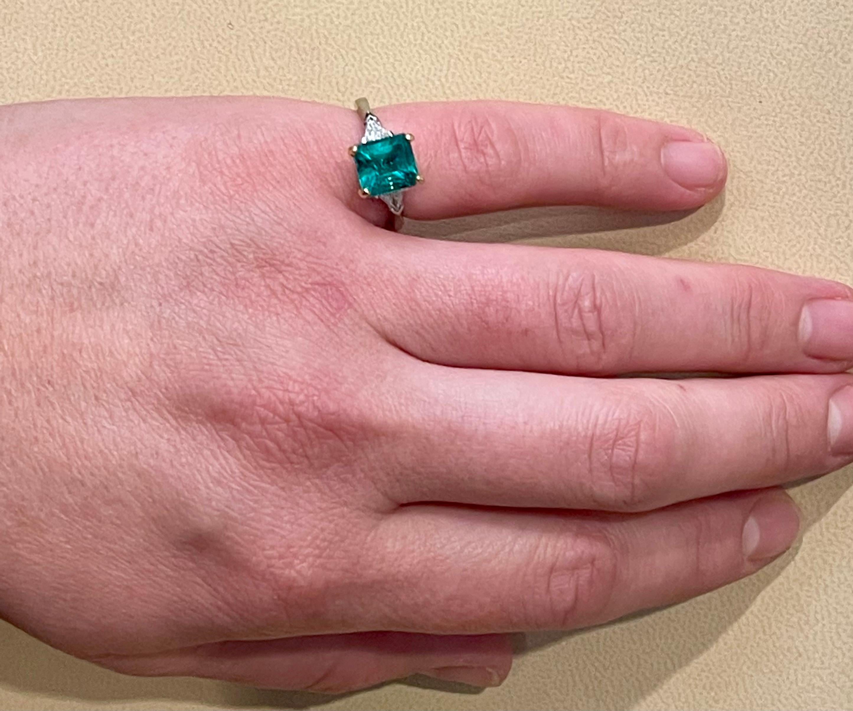 2.7 Carat Emerald Cut Colombian Emerald & 0.60Ct Diamond Ring 18K White/Y Gold For Sale 7