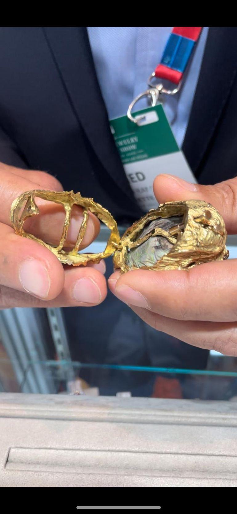Pendentif bague avec opale d'émeraude et diamant de 27 carats, rare opale de Andamoka sculptée en vente 5
