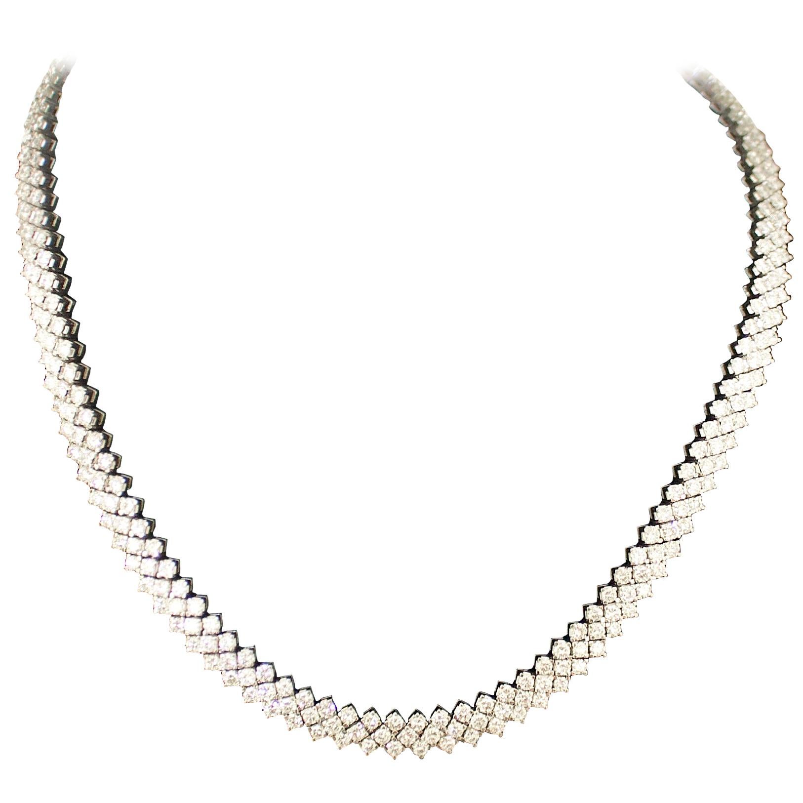 27 Carat Flexible Diamond Necklace in 18 Karat Gold For Sale