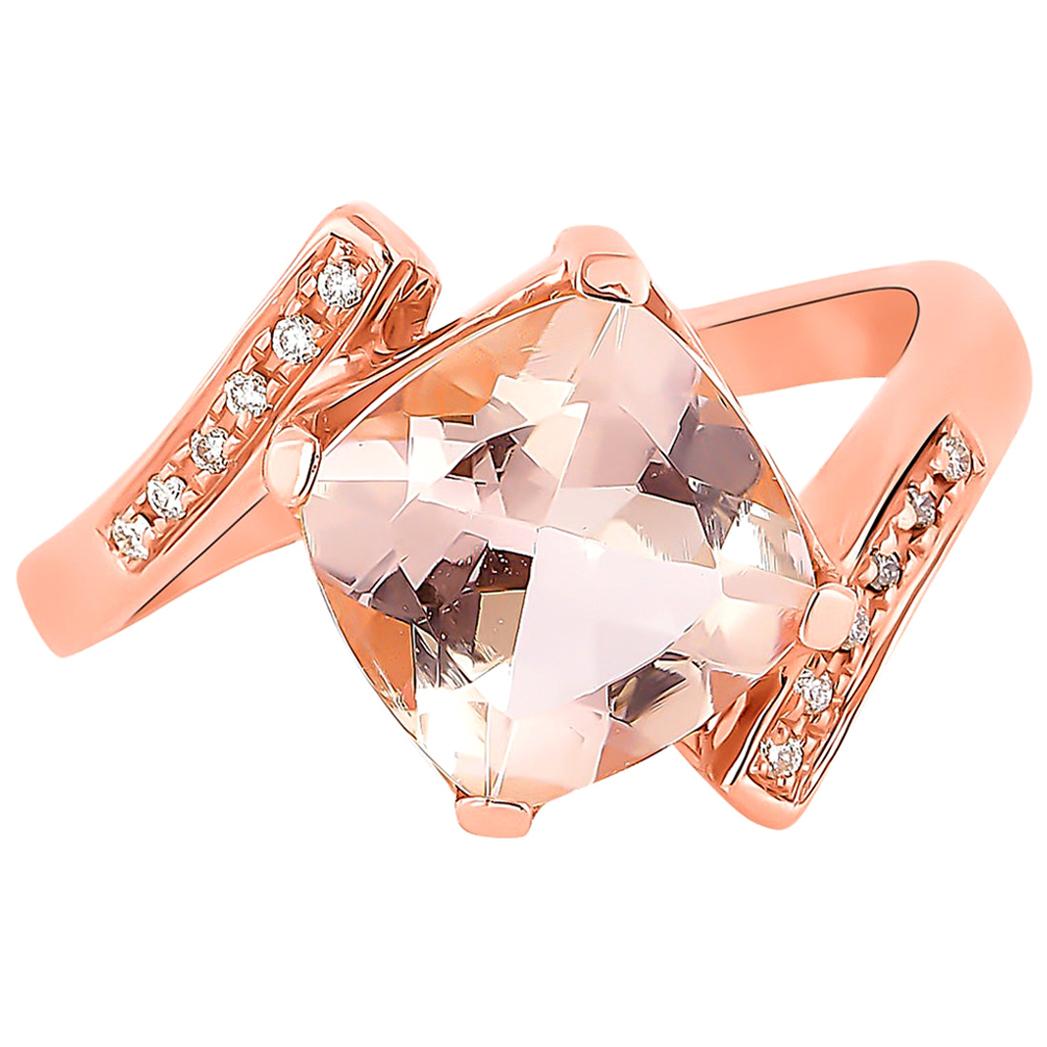 2.7 Carat Morganite and Diamond Ring in 18 Karat Rose Gold For Sale