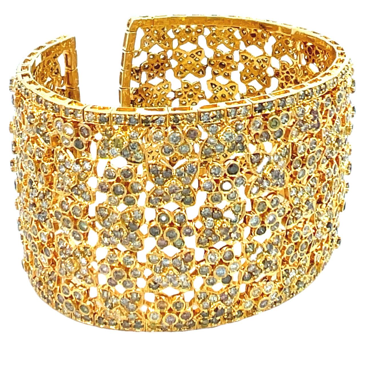 27 Carati Multi Fancy Color Diamond Bracciale Bangle in vendita 2