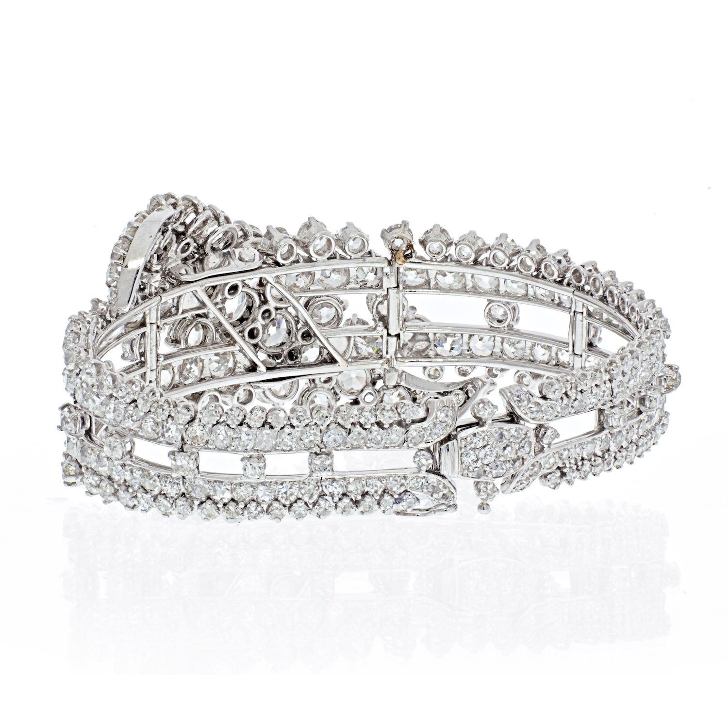 27 Carat Old Mine Cut Diamond Bangle Bracelet In Excellent Condition For Sale In New York, NY