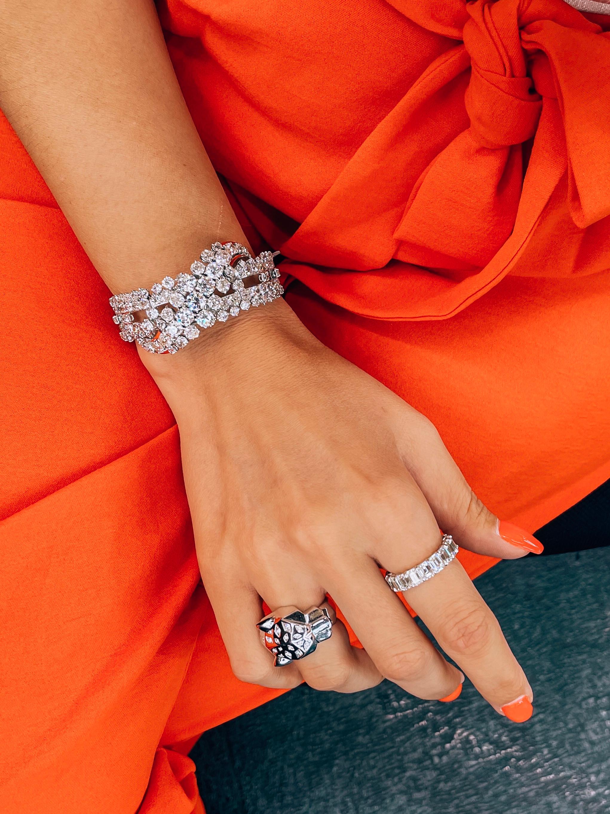 27 Carat Old Mine Cut Diamond Platinum Bangle Bracelet For Sale 1