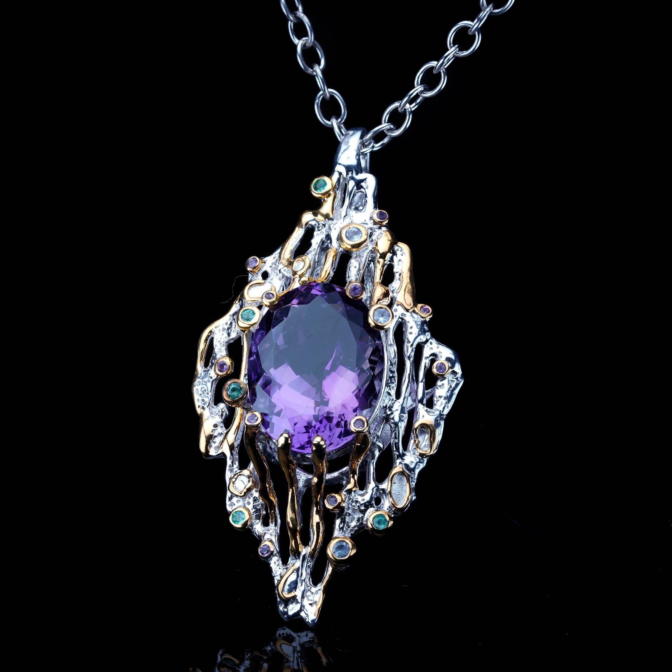 Taille ovale Pendentif 27 carats en améthyste ovale et pierres précieuses // argent sterling et or 14K en vente