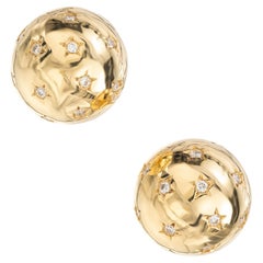 Orecchini a sfera in oro giallo con diamante rotondo taglio brillante da .27 carati