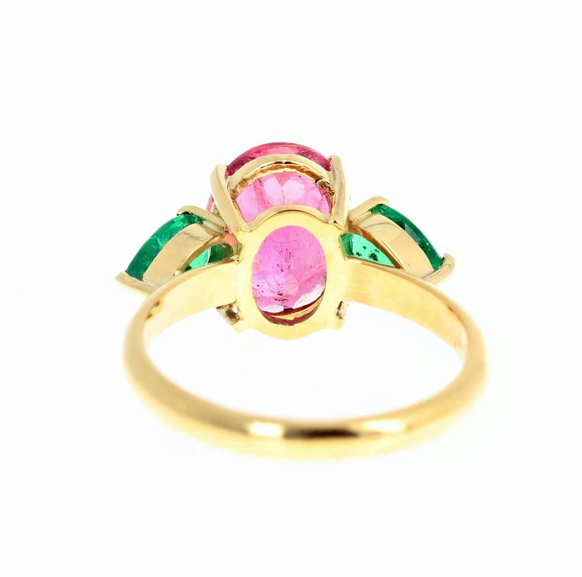 AJD Elegant Glittering 2.7 Carat Tourmaline & Emerald 18 Kt Yellow Gold Ring In New Condition For Sale In Raleigh, NC