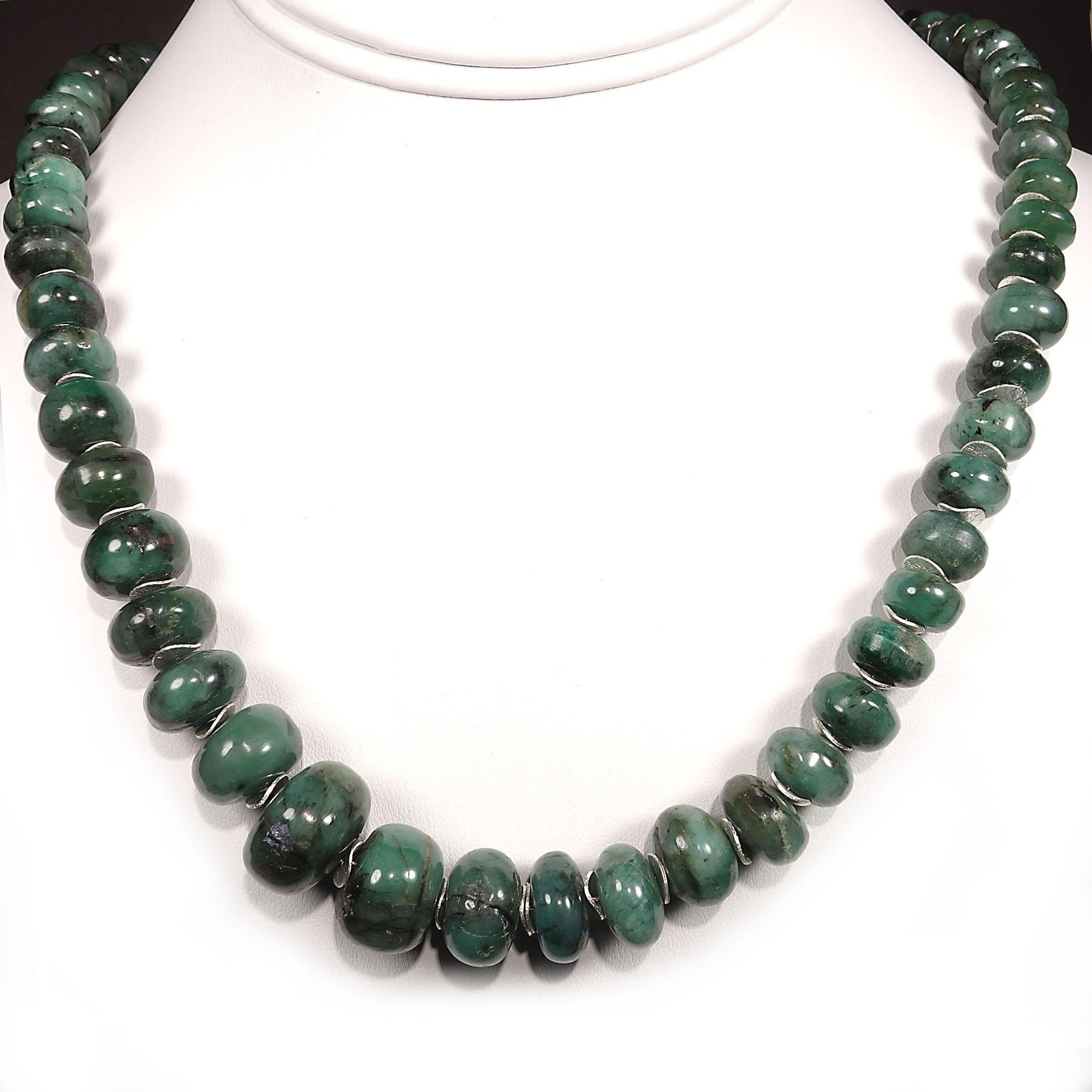 Graduated Emerald Rondelle Necklace with Silver Accents In New Condition In Raleigh, NC