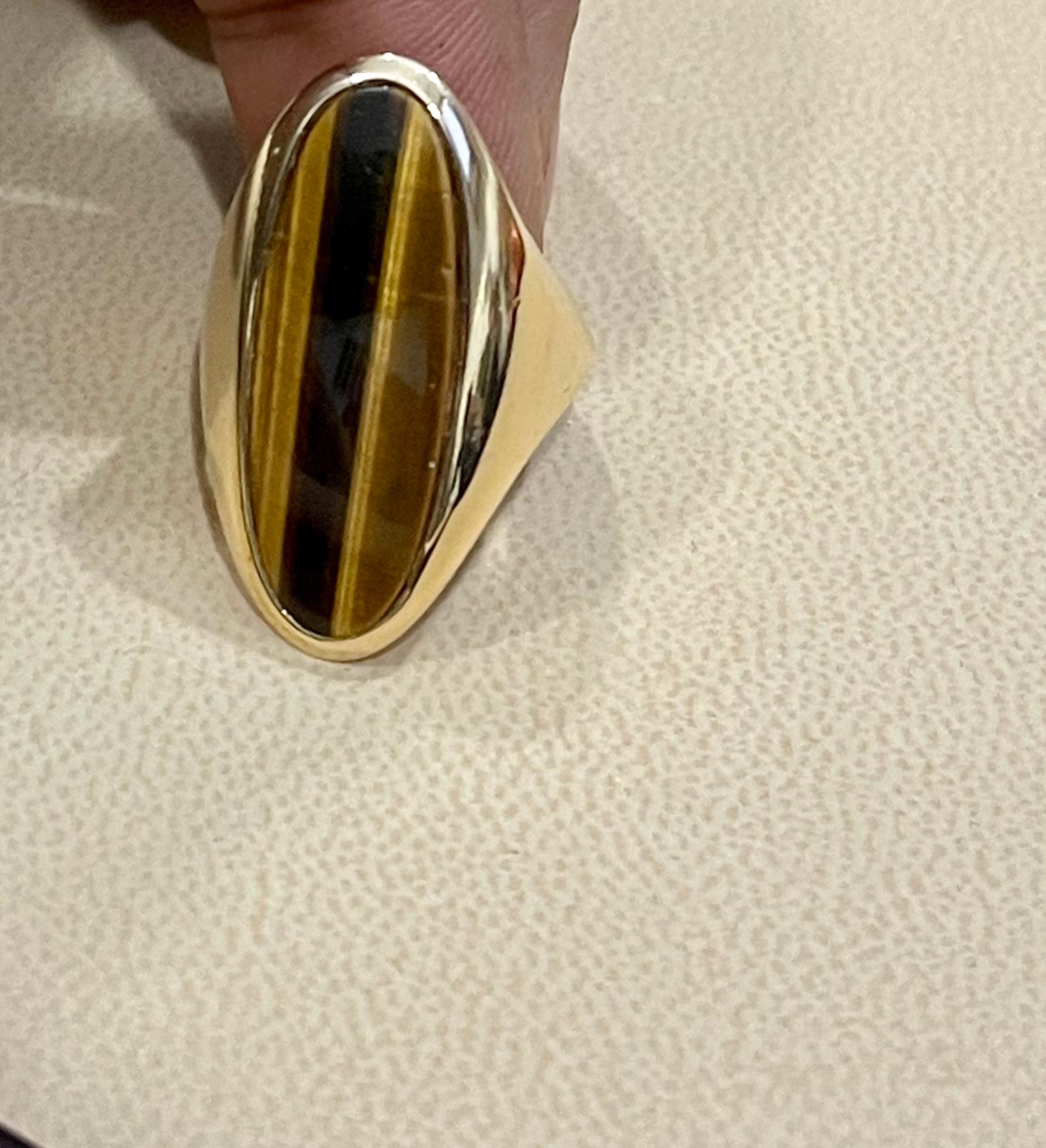 Large Oval Tiger's Eye Ring 14 Karat Yellow Gold 20 Grams For Sale 2