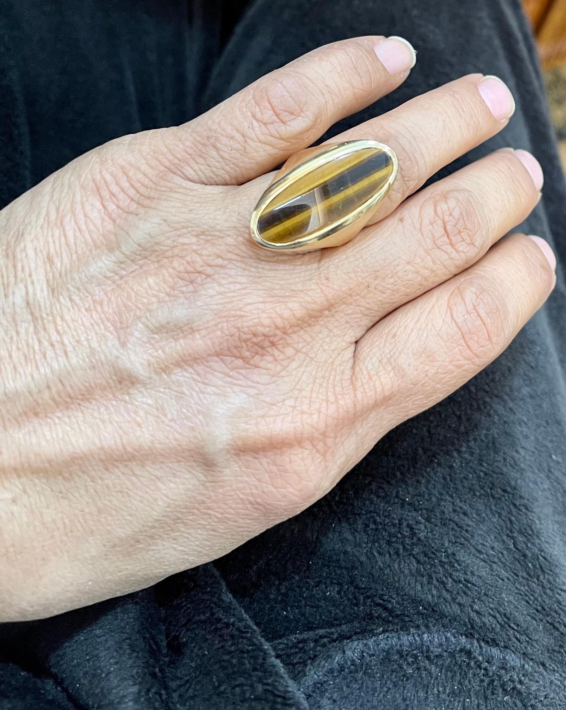 Large Oval Tiger's Eye Ring 14 Karat Yellow Gold 20 Grams For Sale 5