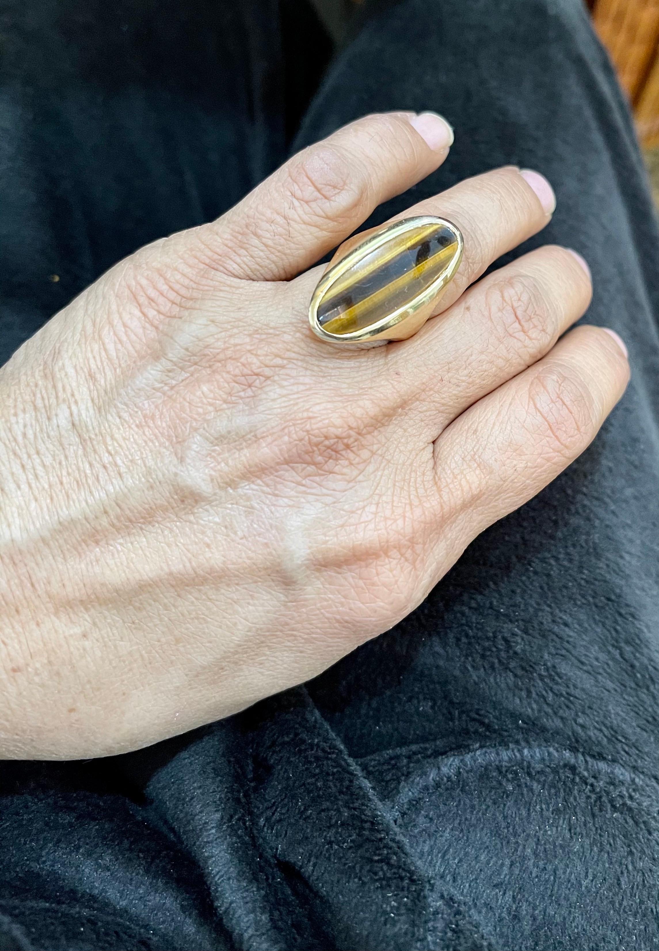 Large Oval Tiger's Eye Ring 14 Karat Yellow Gold 20 Grams For Sale 6