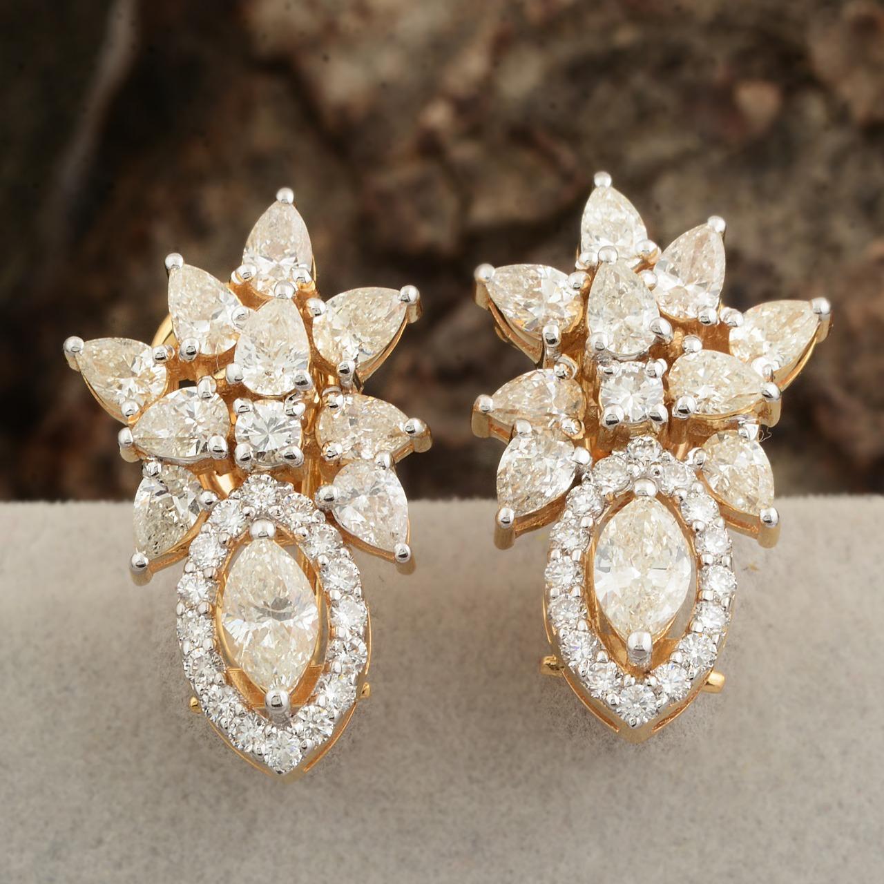 Modern 2.70 Carat Diamond 14 Karat Gold Stud Earrings For Sale