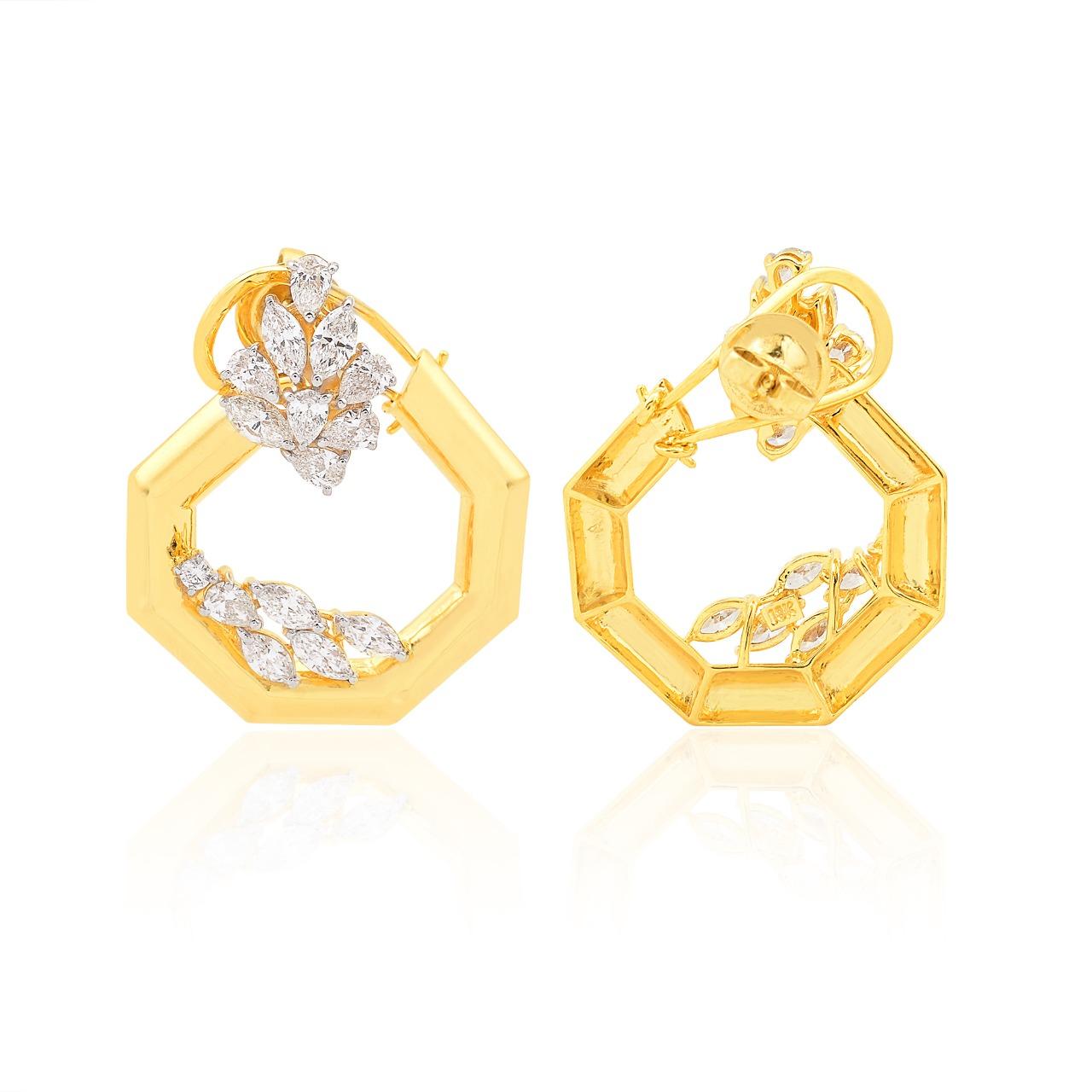 Modern 2.70 Carat Diamond 14 Karat Yellow Gold Hexagon Earrings For Sale