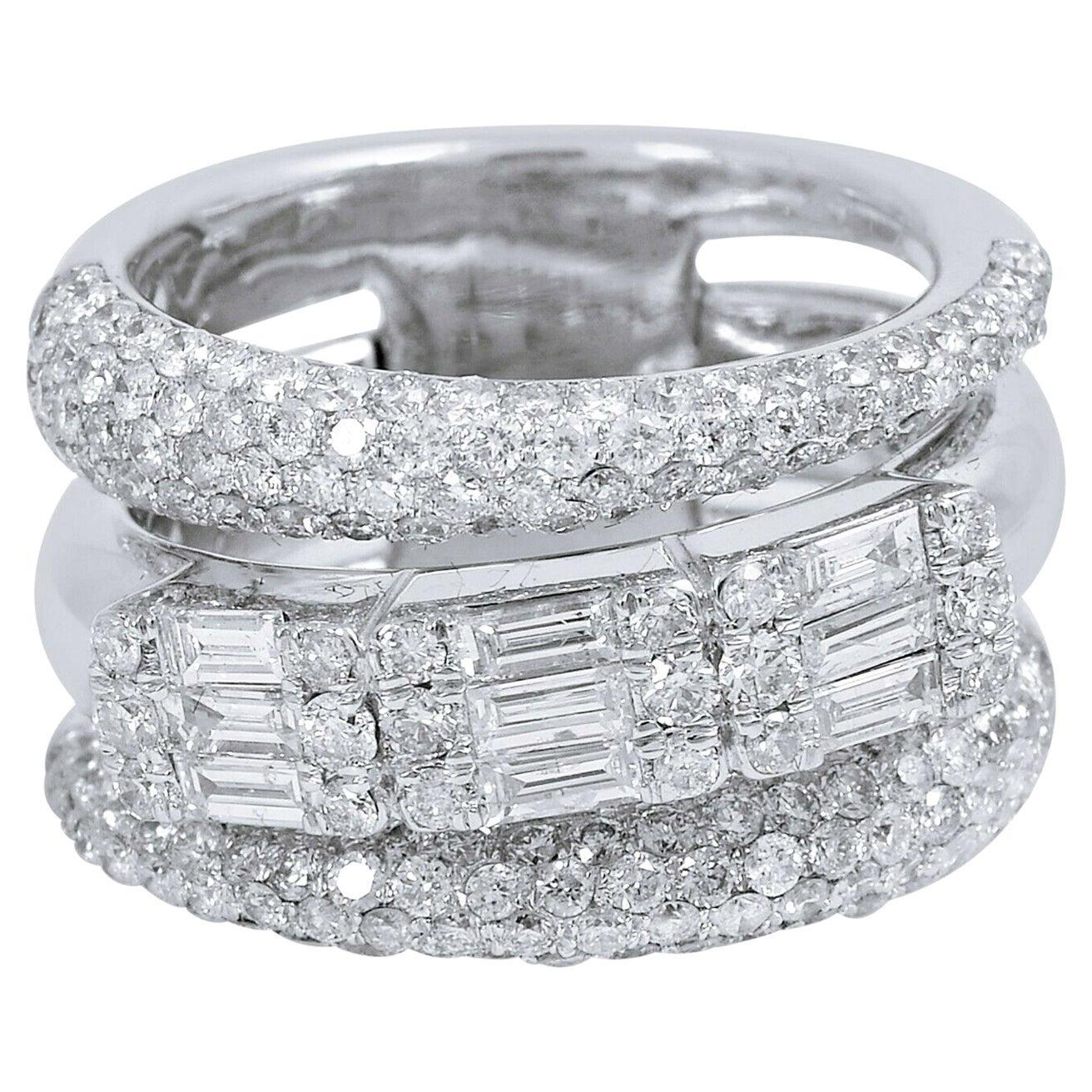 2.70 Carat Diamond 18 Karat White Gold Engagement Ring
