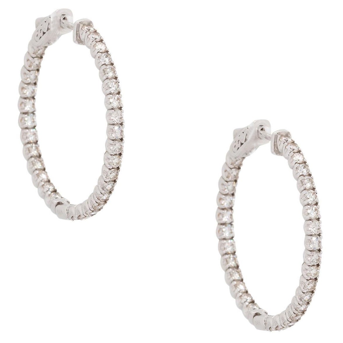 Boucles d'oreilles en forme d'anneau avec un diamant de 2,70 carats 14 carats en stock en vente
