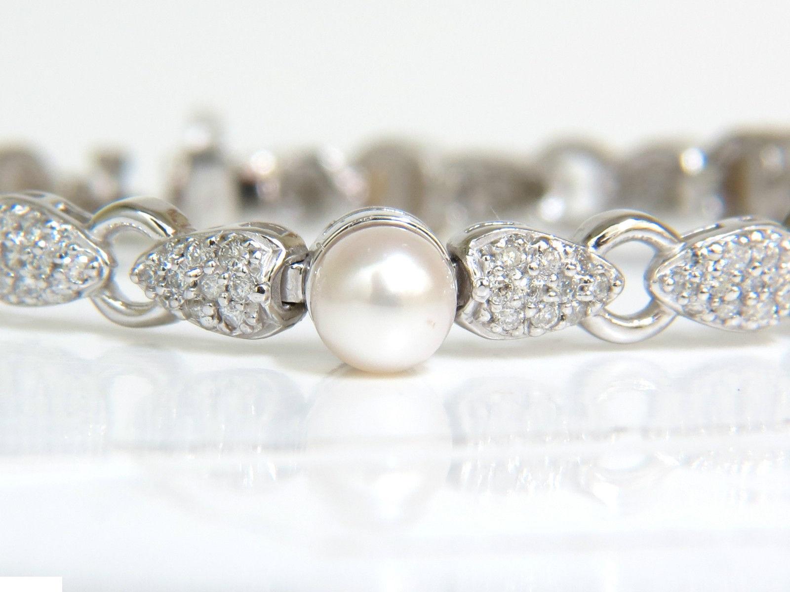 Round Cut 2.70 Carat Diamonds and Luster Akoya Pearl Petal Link Tennis Bracelet 14 Karat