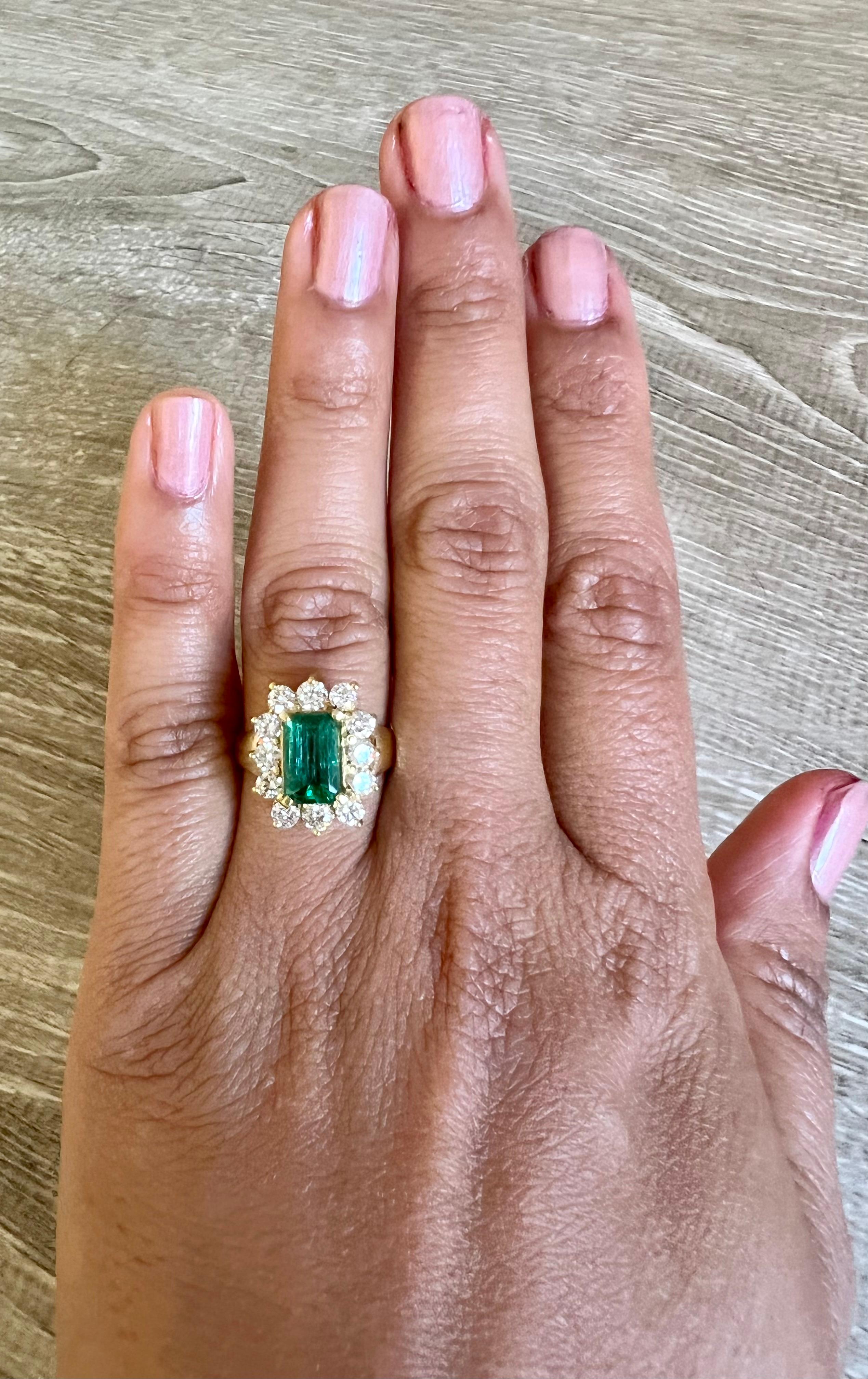 2.70 Carat Emerald Diamond 18 Karat Yellow Gold Ring In New Condition For Sale In Los Angeles, CA