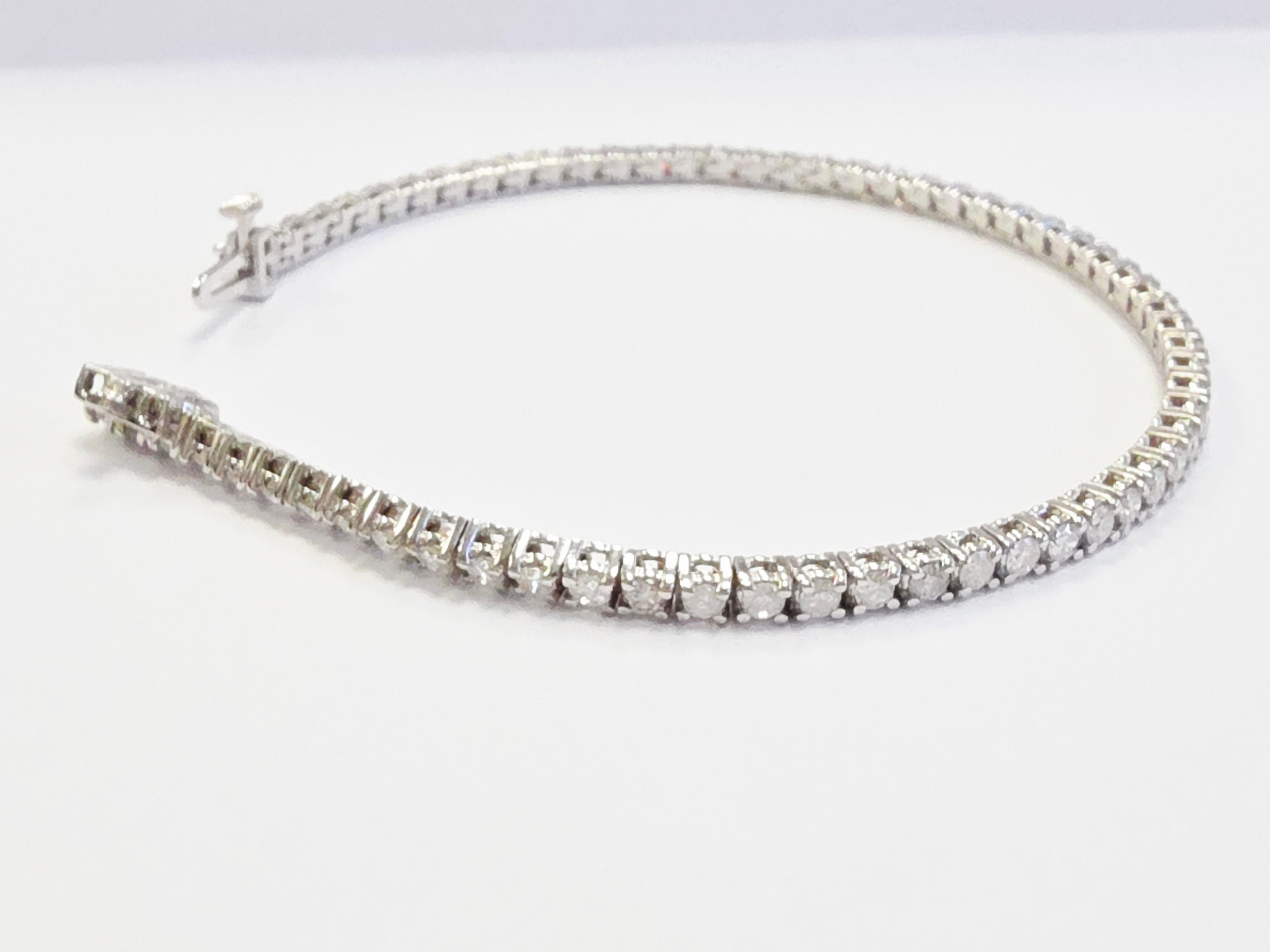 2,70 Karat Naturdiamant-Tennisarmband 14 Karat Weißgold im Zustand „Neu“ im Angebot in Great Neck Plaza, NY