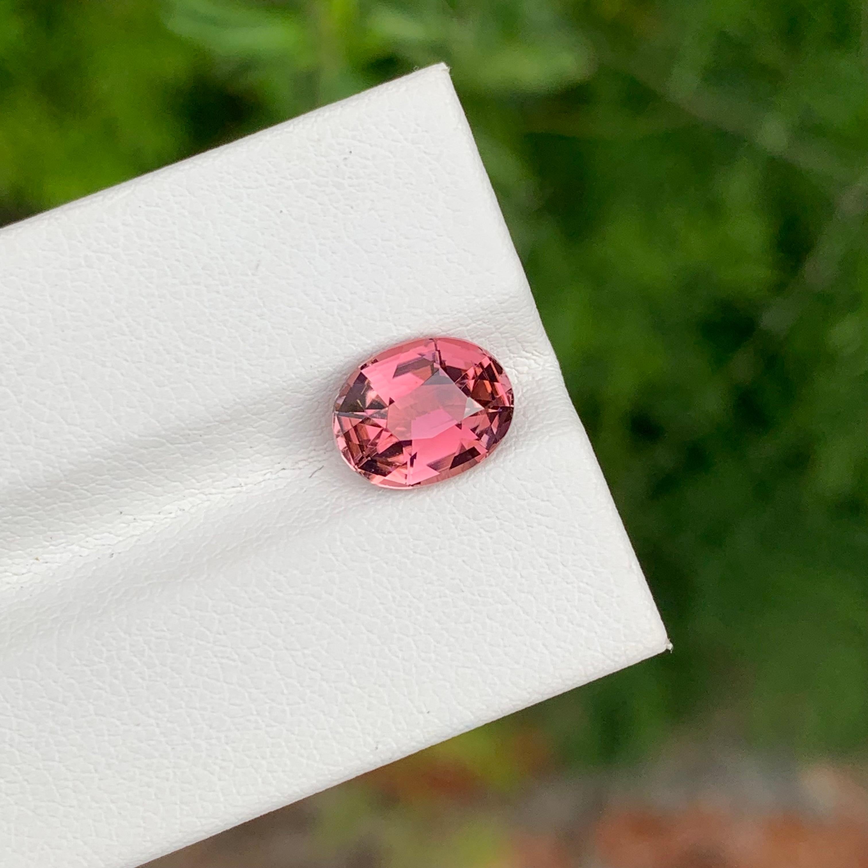 2.70 Carat Natural Hot Pink Loose Tourmaline Oval Shape Gem For Wedding Ring In New Condition For Sale In Peshawar, PK