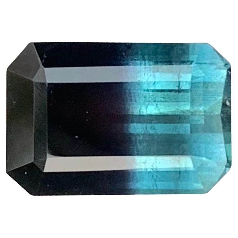 2.70 Karat natürlicher loser zweifarbiger Turmalin in Smaragdform Edelstein im Angebot